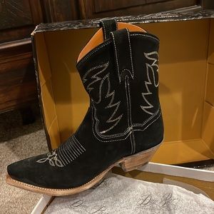Dan Post size 6.5 black suede Brand new boots!